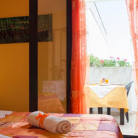 L'antica Rimessa 3* לצ'ה