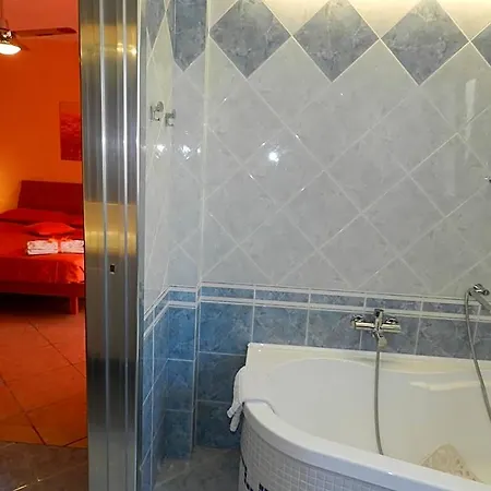 L'antica Rimessa Bed and Breakfast 3*