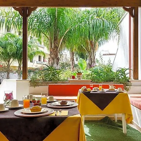 L'antica Rimessa Bed and Breakfast 3*