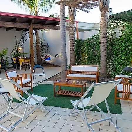 Bed and Breakfast L'antica Rimessa Λέτσε
