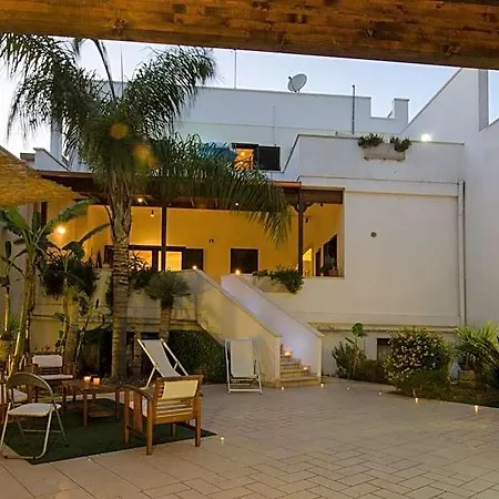 L'antica Rimessa Bed and Breakfast Λέτσε