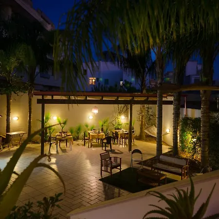 L'antica Rimessa לינה וארוחת בוקר לצ'ה